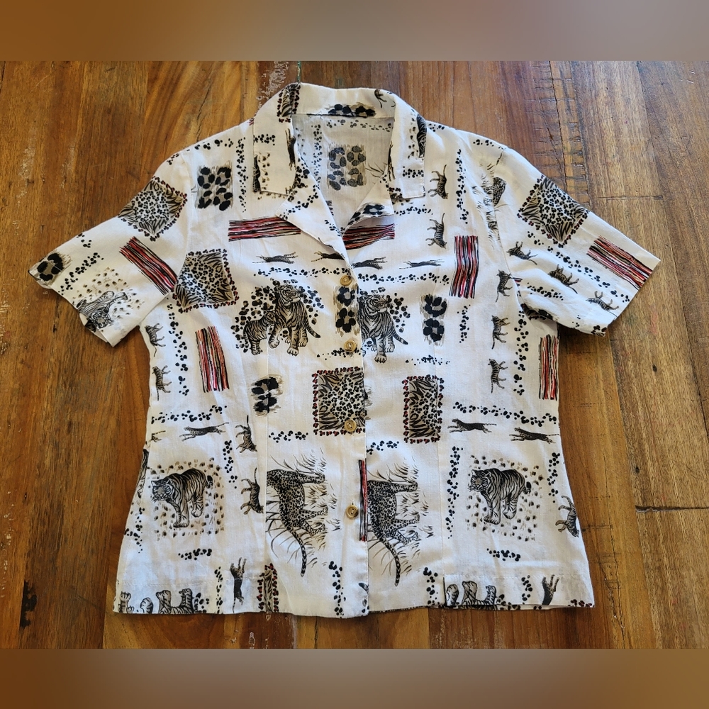 Womens Small Medium Button Up Short Sleeve Safari Shirt Leopard Print Tiger B1